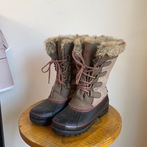 KHOMBA Womens boots size 8